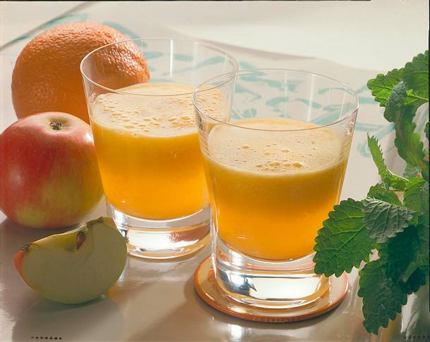 Apfel-Orangen-Drink Rezept | LECKER
