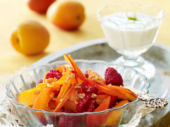 Obstsalat - mit den leckersten Früchten der Saison! | LECKER