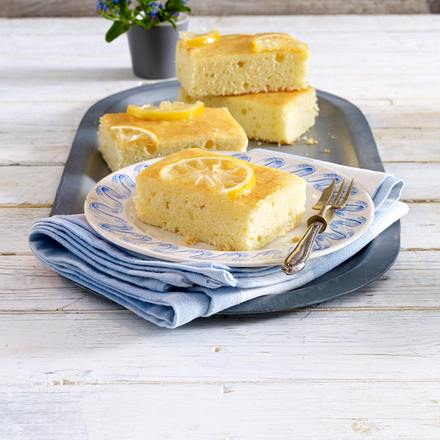 Blitz-Zitronenkuchen vom Blech Rezept Blitz-Zitronenkuchen vom Blech Rezept