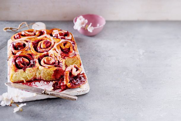 Briocheschnecken mit Himbeerfüllung Rezept Briocheschnecken mit Himbeerfüllung Rezept