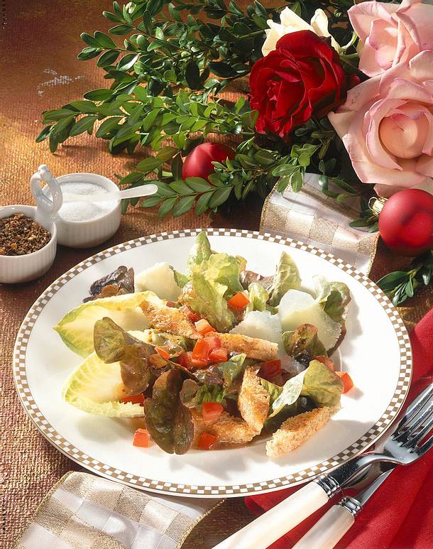 Bunter Blattsalat mit Senf-Balsam-Vinaigrette Rezept | LECKER