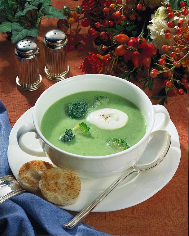 Cremige Broccoli-Suppe Rezept | LECKER