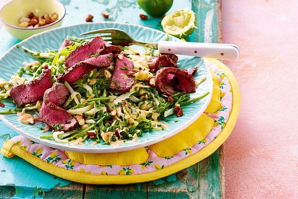 Der isch schwör smoofste Rohkostsalat mit Steakstreifen Rezept Der isch schwör smoofste Rohkostsalat mit Steakstreifen Rezept