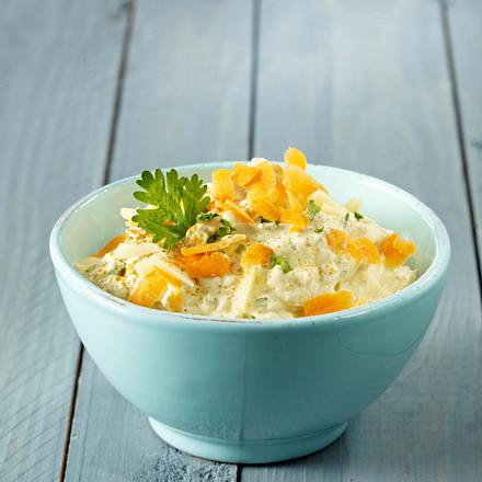 Doppelrahm-Frischkäse-Aufstrich mit Curry, Ingwer, Möhre und Koriander Rezept Doppelrahm-Frischkäse-Aufstrich mit Curry, Ingwer, Möhre und Koriander Rezept