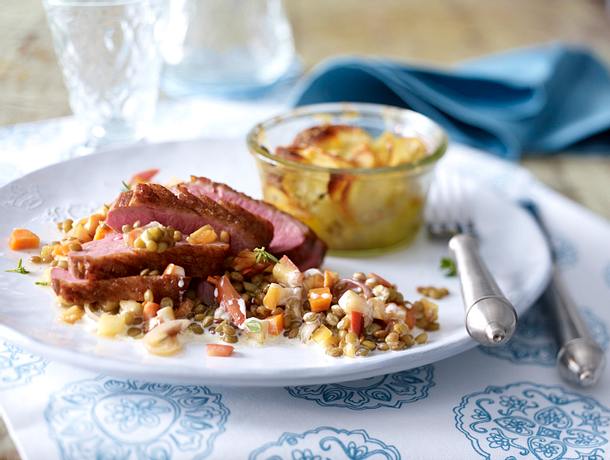 Entenbrust auf Calvados-Apfel-Linsen zu Kartoffel-Gratin Rezept Entenbrust auf Calvados-Apfel-Linsen zu Kartoffel-Gratin Rezept