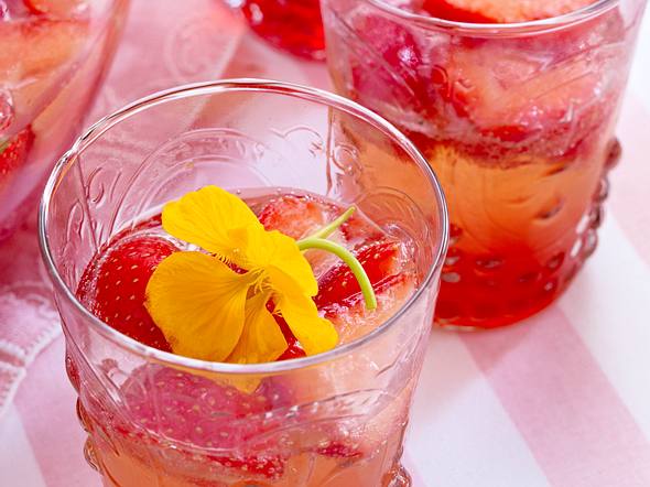 Bowle - fruchtiger Spaß im Glas | LECKER