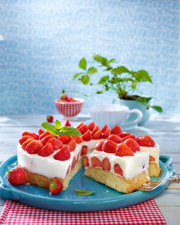 Erdbeer-Joghurt-Torte Rezept | LECKER