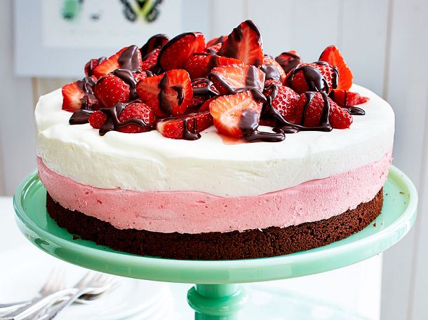 Erdbeer-Joghurt-Torte Rezept | LECKER