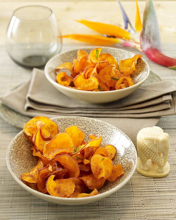 Frittierte Süßkartoffeln mit Zimt und Kräutern Rezept | LECKER