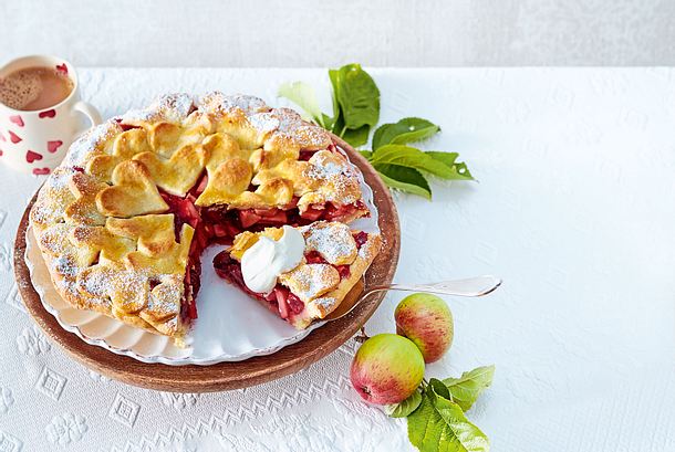 Gedeckter Apfel-Kirsch-Kuchen Rezept Gedeckter Apfel-Kirsch-Kuchen Rezept