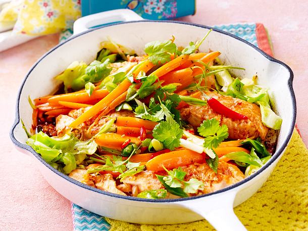 Gemüsepfanne mit Lachs Rezept Gemüsepfanne mit Lachs Rezept