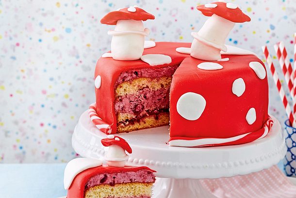 Glückspilztorte mit Kirschsahne Rezept Glückspilztorte mit Kirschsahne Rezept