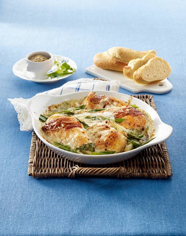 Gratinierte Hähnchenfilets in Senfsoße mit Bacon und Ziegengouda Rezept ...