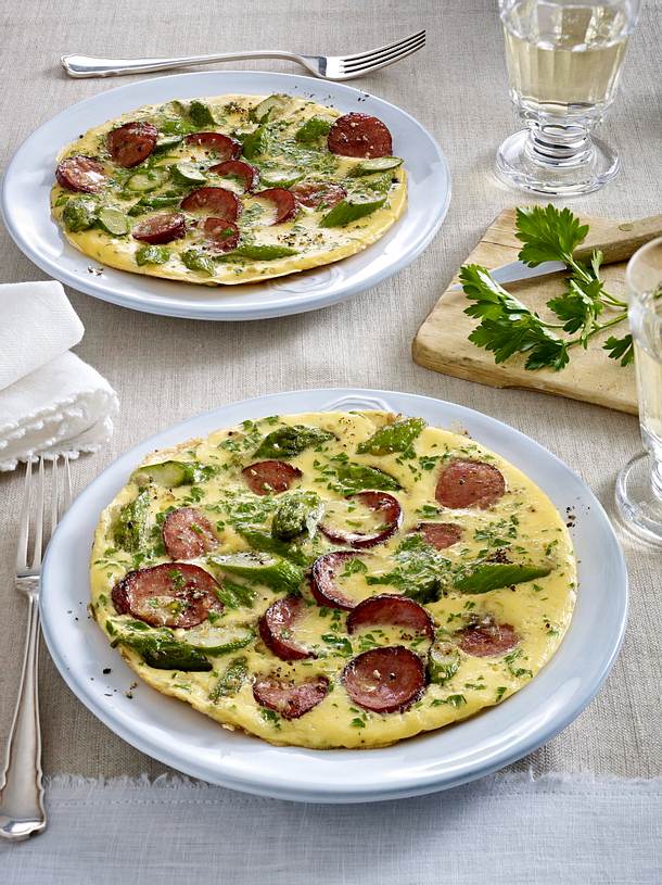 Grünes Spargel-Omelett mit Cabanossi Rezept | LECKER