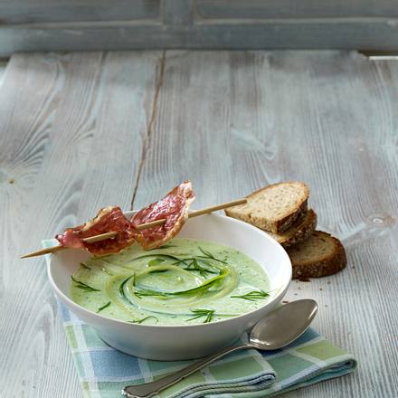 Gurkenkaltschale mit Tiroler Speck Rezept Gurkenkaltschale mit Tiroler Speck Rezept