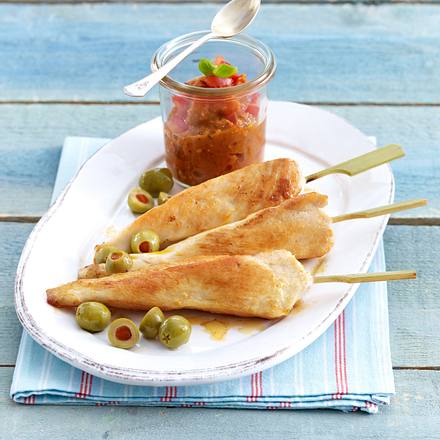 Hähnchenfilet-Spieße mit Tomaten-Pesto Rezept Hähnchenfilet-Spieße mit Tomaten-Pesto Rezept