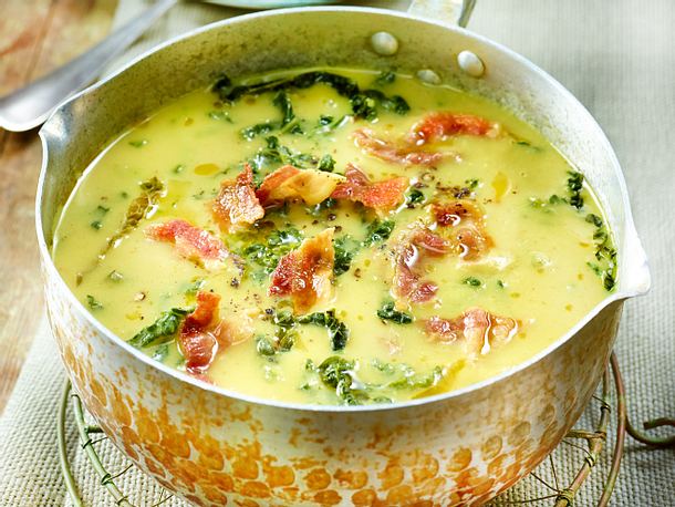Kartoffel-Wirsing-Suppe mit Speck Rezept | LECKER