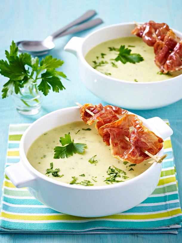 Kartoffelcreme-Suppe mit gebratenem Parmaschinken Rezept | LECKER