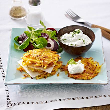 Kürbis-Kartoffel-Rösti mit Kräuterquark Rezept Kürbis-Kartoffel-Rösti mit Kräuterquark Rezept