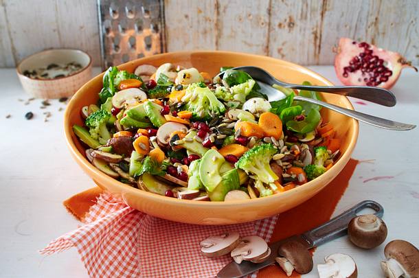 Mega Powersalat mit Sonnenblumenkernen Rezept Mega Powersalat mit Sonnenblumenkernen Rezept
