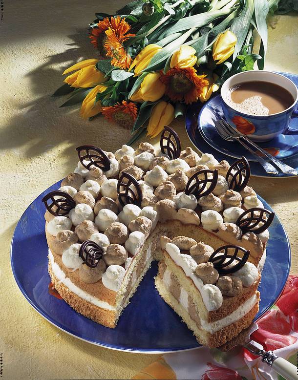 Mocca-Eierlikr-Sahne-Torte Rezept | LECKER