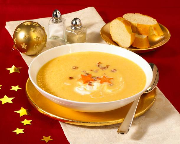 Möhren-Sellerie-Cremesuppe Rezept | LECKER