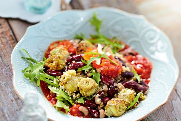 Quinoapfanne mit gebratenen Artischocken und Tomatensugo Rezept Quinoapfanne mit gebratenen Artischocken und Tomatensugo Rezept