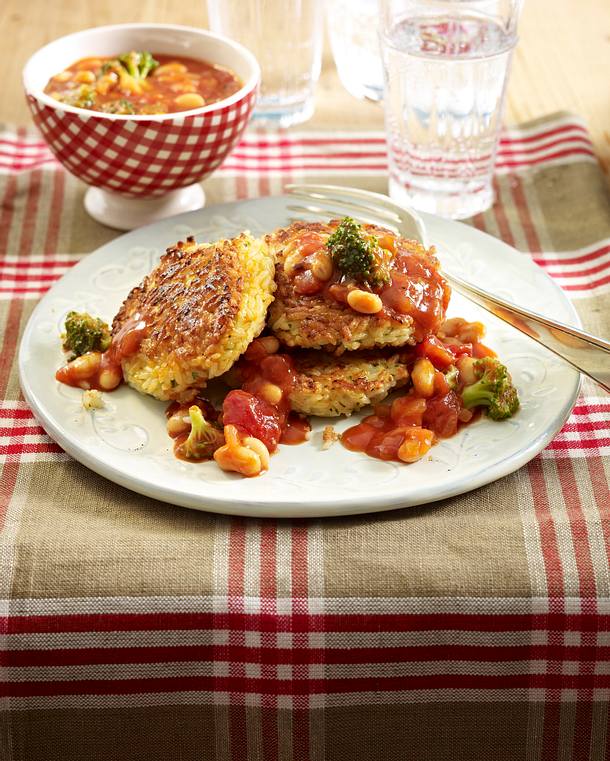 Reisbratlinge mit Tomaten-Gemüse-Soße Rezept | LECKER