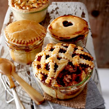 Rindergulasch-Pies aus dem Glas Rezept Rindergulasch-Pies aus dem Glas Rezept