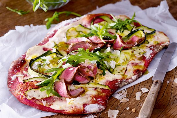 Rote-Bete-Flammkuchen mit Walnusspesto Rezept-F8611403 Rote-Bete-Flammkuchen mit Walnusspesto Rezept-F8611403