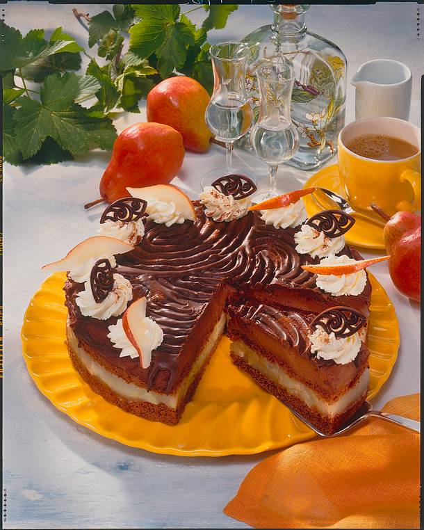 Schwarze Herrentorte mit Birnen Rezept LECKER