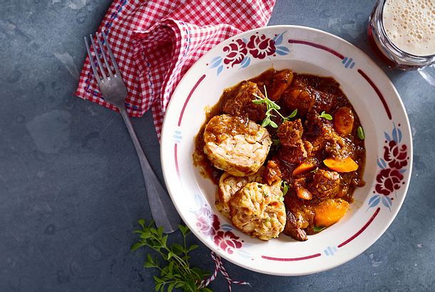 Serviettenknödel zu Bierfleisch Rezept-F8652301 Serviettenknödel zu Bierfleisch Rezept-F8652301