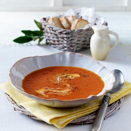 Spanische Paprika-Tomaten-Suppe Rezept Spanische Paprika-Tomaten-Suppe Rezept