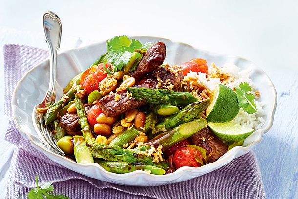 Spargel aus dem Wok mit Steakstreifen Rezept Spargel aus dem Wok mit Steakstreifen Rezept