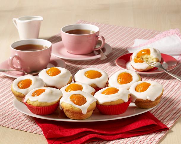 Spiegelei-Muffins mit Aprikosen Rezept Spiegelei-Muffins mit Aprikosen Rezept