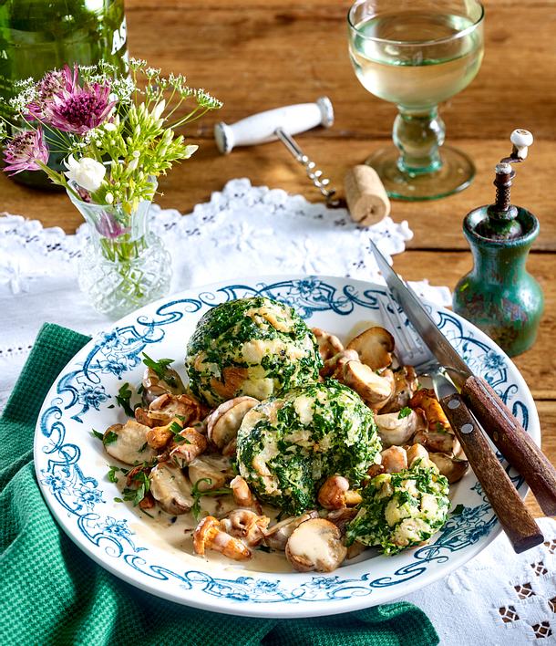 Spinat Knödel mit Pilzragout Rezept LECKER