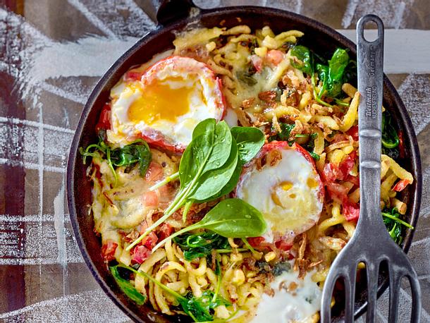 Spinat-shakshuka mit Spätzle Rezept Spinat-shakshuka mit Spätzle Rezept