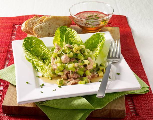 Thunfisch-Tatar mit Avocado und Vinaigrette Rezept | LECKER