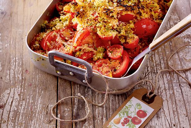 Tomatencrumble mit Parmesan-Panko-Kruste Tomatencrumble mit Parmesan-Panko-Kruste