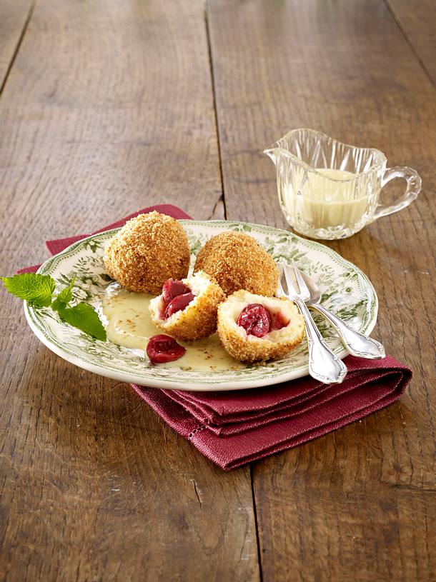 Topfen-Kirsch-Knödel Rezept | LECKER