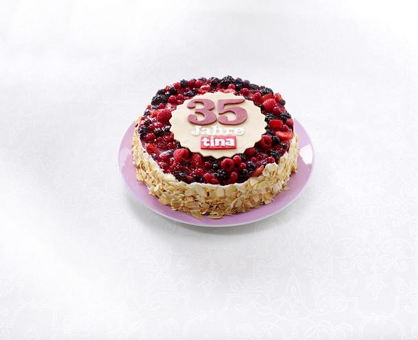 Geburtstagstorte Fur Tina Beeren Frischkase Torte Rezept Lecker 