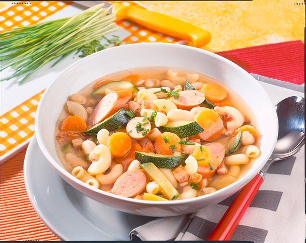 Nudelsuppe Mit Speck Und Wurstchen Rezept Lecker