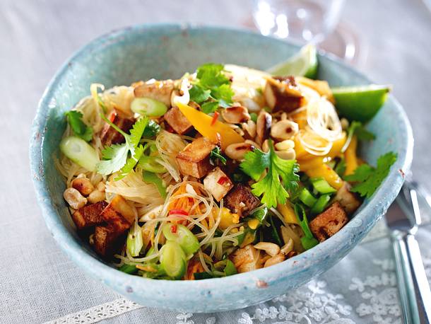 Glasnudelsalat Mit Rauchertofu Und Mango Rezept Lecker