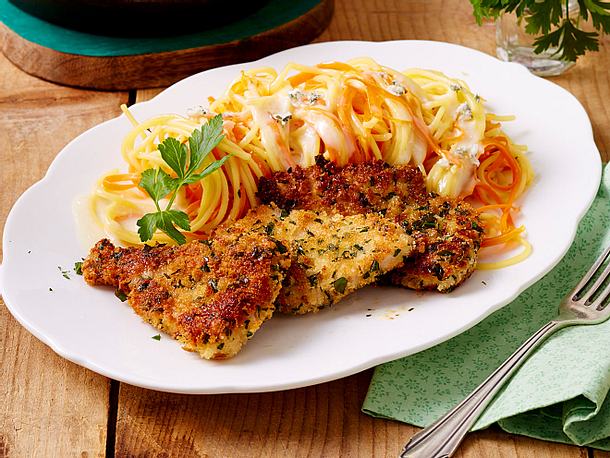 Petersilienschnitzel Zu Blauschimmel Kasesosse Mit Mohren Spaghetti Rezept Lecker