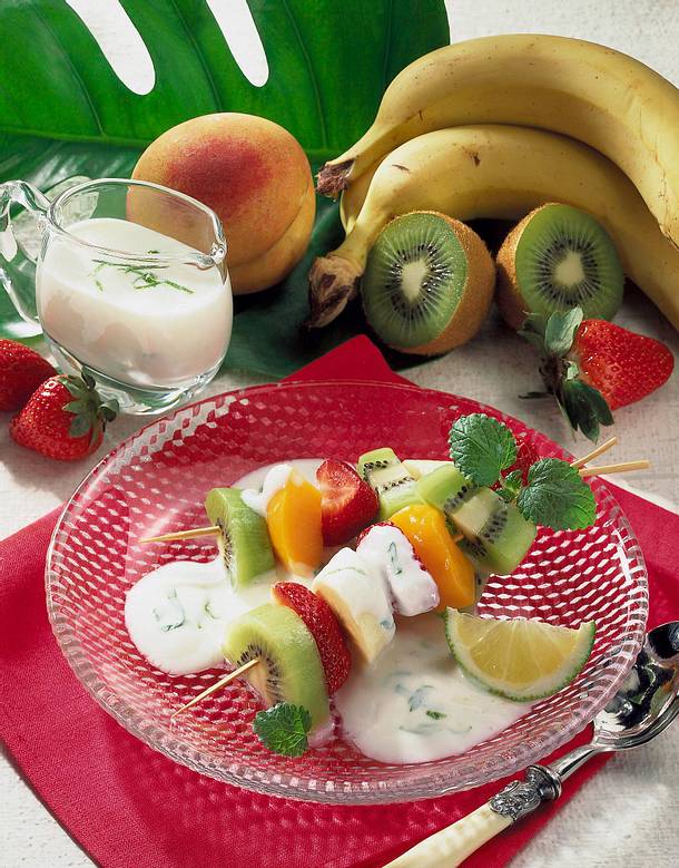 Obstspiesse Mit Joghurt Zitronen Sosse Rezept Lecker