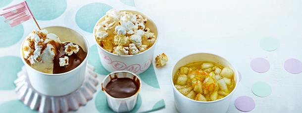 Toffee Eis Mit Karamellsosse Birnen Vanille Salat Und Popcorn Rezept Lecker