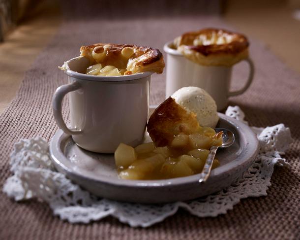 "Birnenstrudel" im Becher & Vanilleeis Rezept "Birnenstrudel" im Becher & Vanilleeis Rezept
