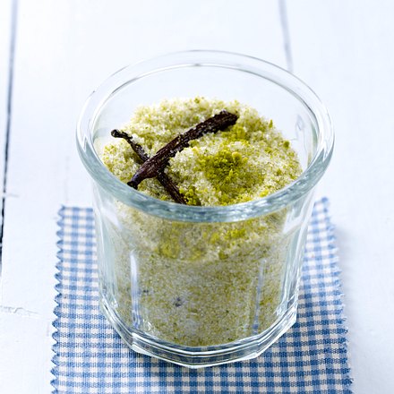 1 Glas Zucker mit gerösteten Kokosraspel, Kardamom und Kakao Rezept 1 Glas Zucker mit gerösteten Kokosraspel, Kardamom und Kakao Rezept