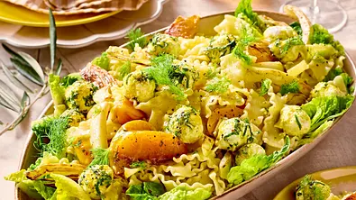 „11 gute Freunde“- Salat Rezept - Foto: LECKER @ Bauer Media Group