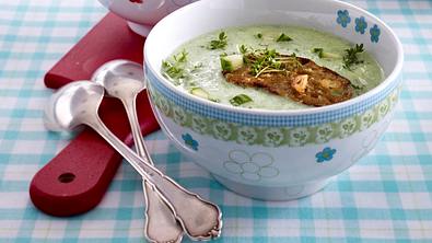 15-Minuten-Suppe mit Zucchini & Röstbrot Rezept - Foto: LECKER @ Bauer Media Group